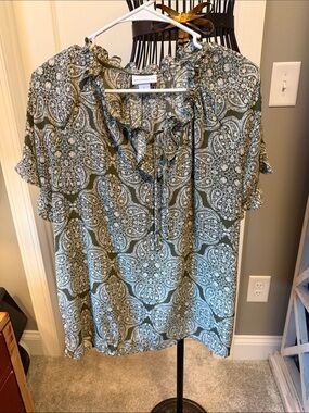 Liz Claiborne Olive and White Paisley Ruffle Tie-Neck Top